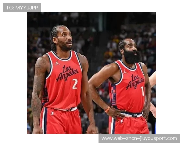 快船三巨头磨合不顺，队内氛围堪忧，快船三巨头时期阵容